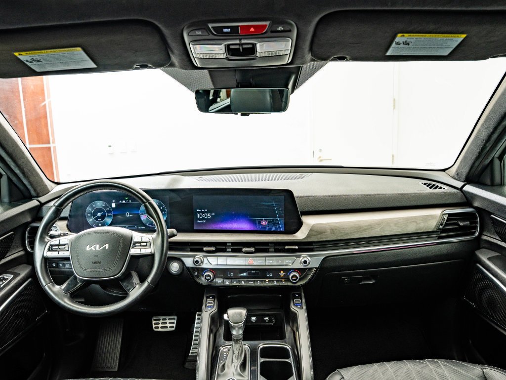 Used 2023 Wolf Gray Kia SX-Prestige X-Line image 4