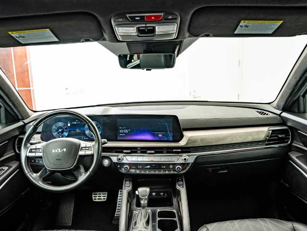 Used 2023 Wolf Gray Kia SX-Prestige X-Line image 4