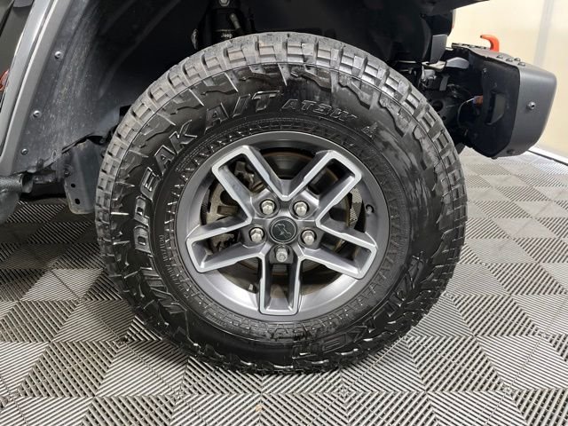 Used 2024 Black Jeep Mojave image 11