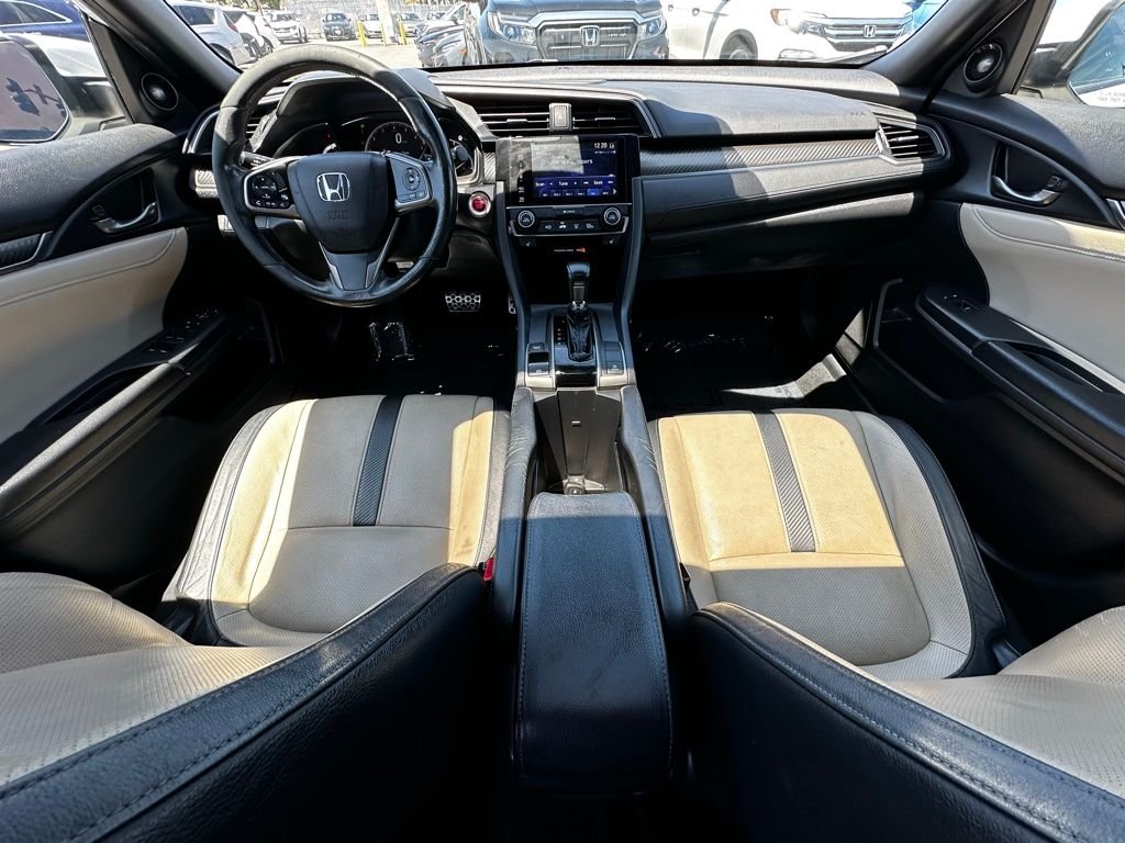 Used 2018  Honda Sport Touring image 19