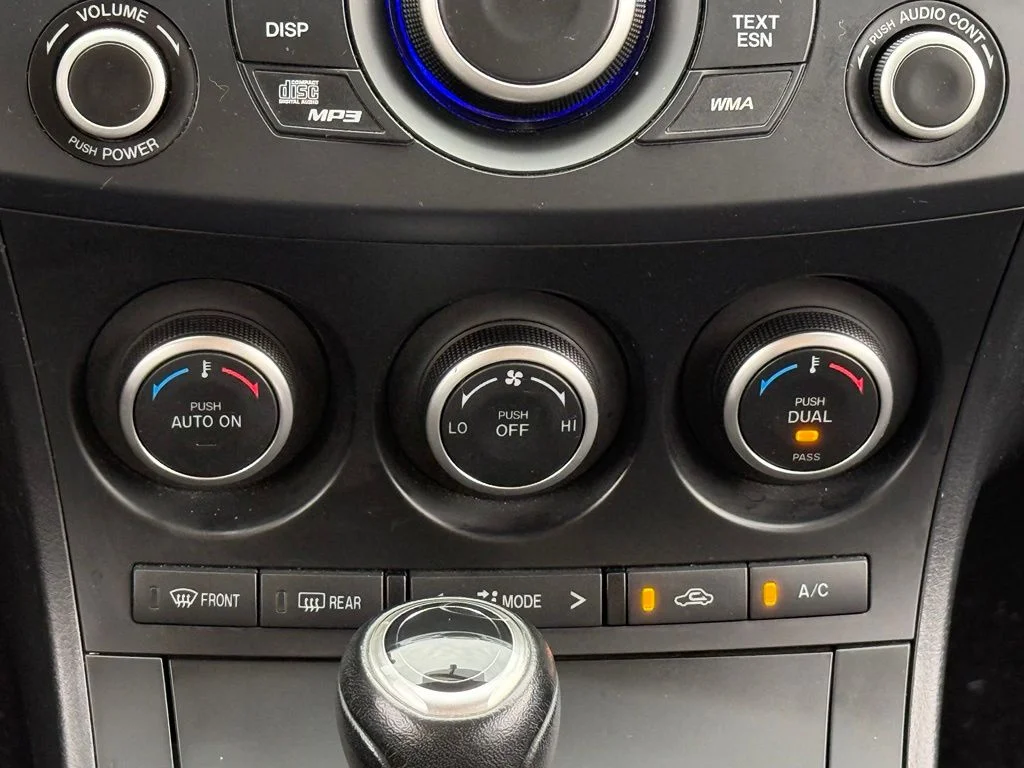 Used 2013  Mazda i Touring image 20