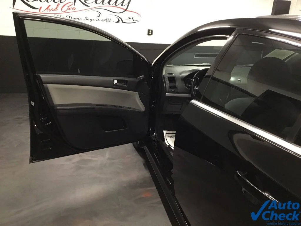 Used 2012 Black Nissan 2.0 SR image 19