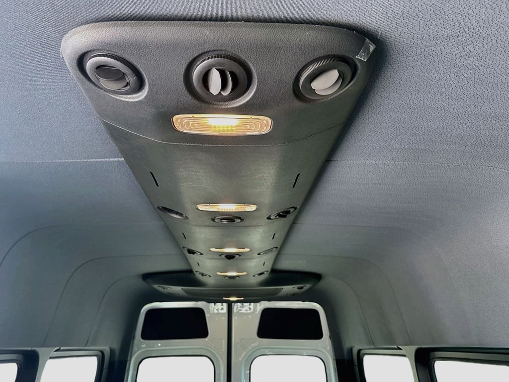 Used 2022  Mercedes-Benz Passenger 170 WB image 21