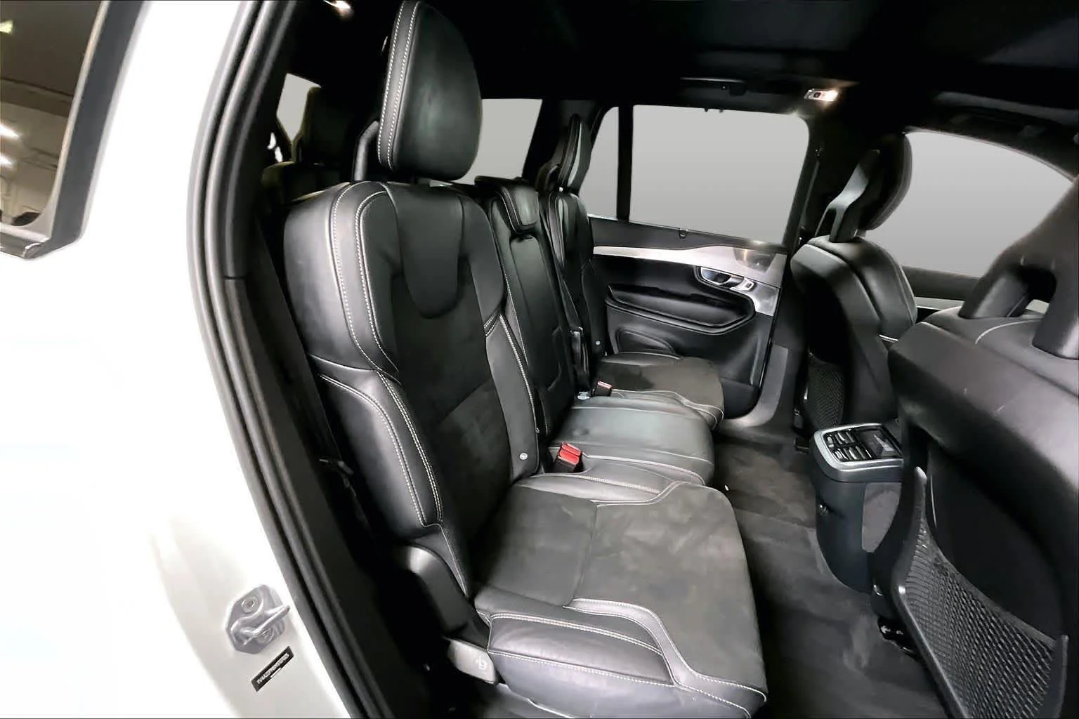 Used 2021 Crystal White Metallic Volvo R-Design image 20