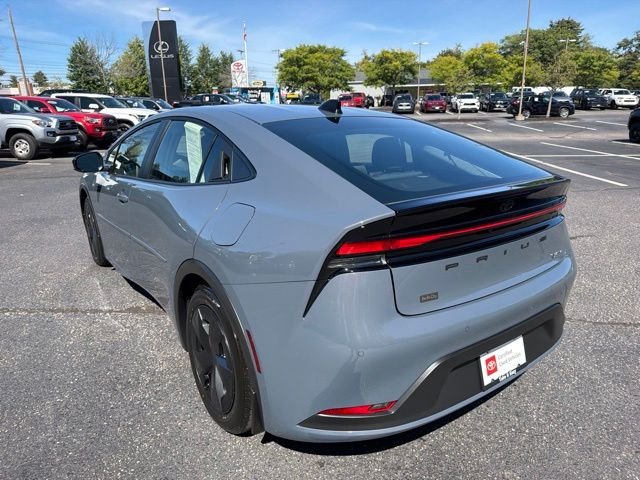 Certified Used 2027 01m2 Toyota LE image 6