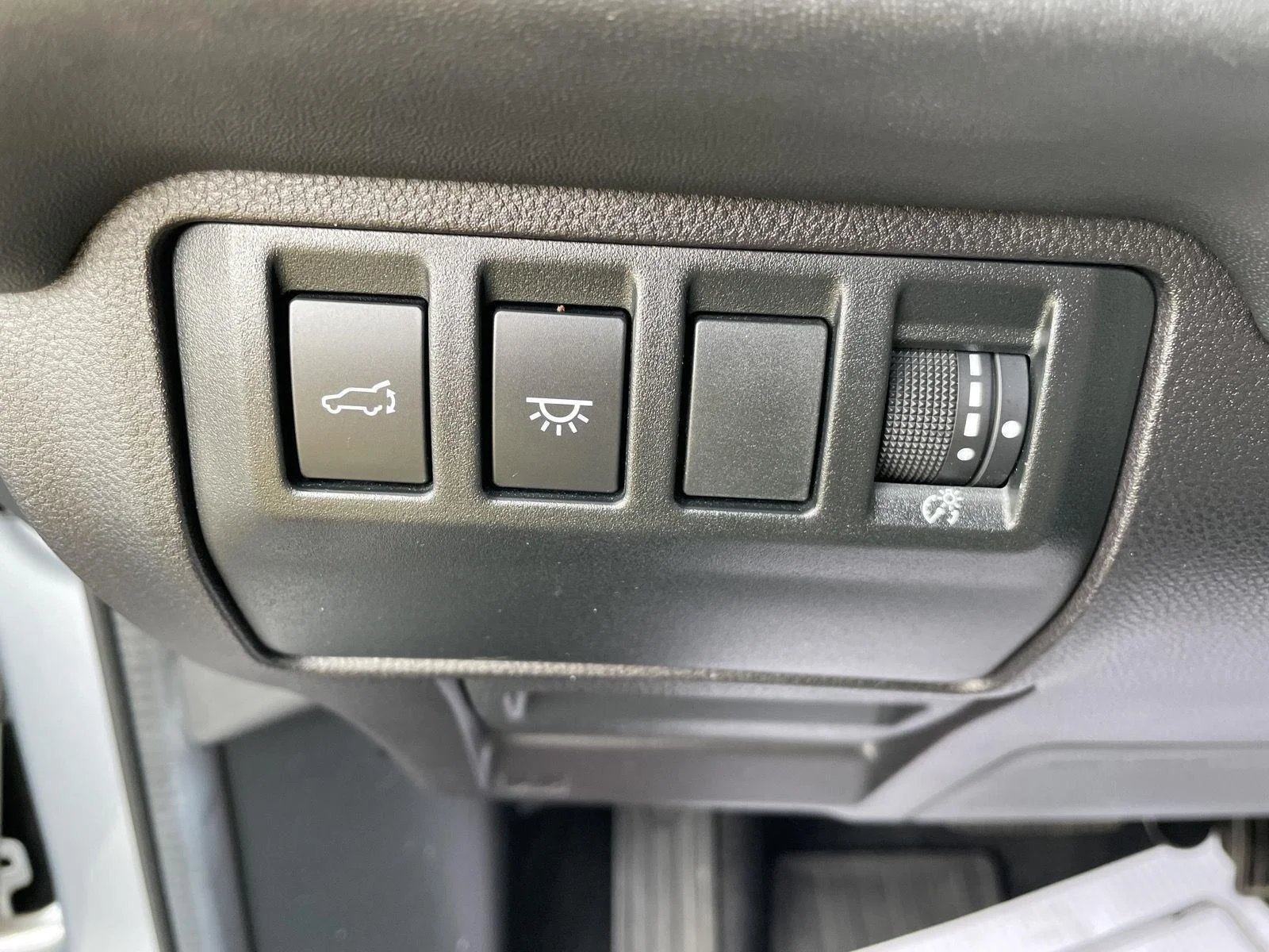 Used 2024 Ice Silver Metallic Subaru Limited image 14