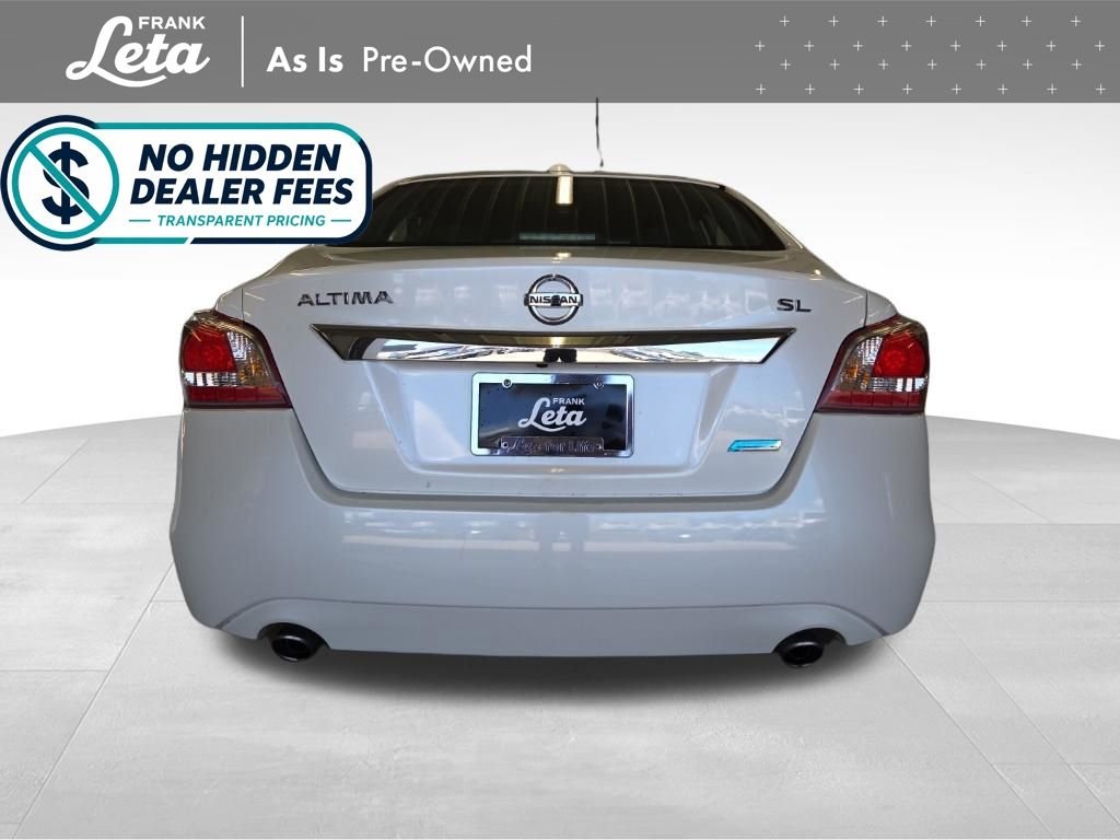 Used 2013 Pearl White Metallic Nissan  image 5