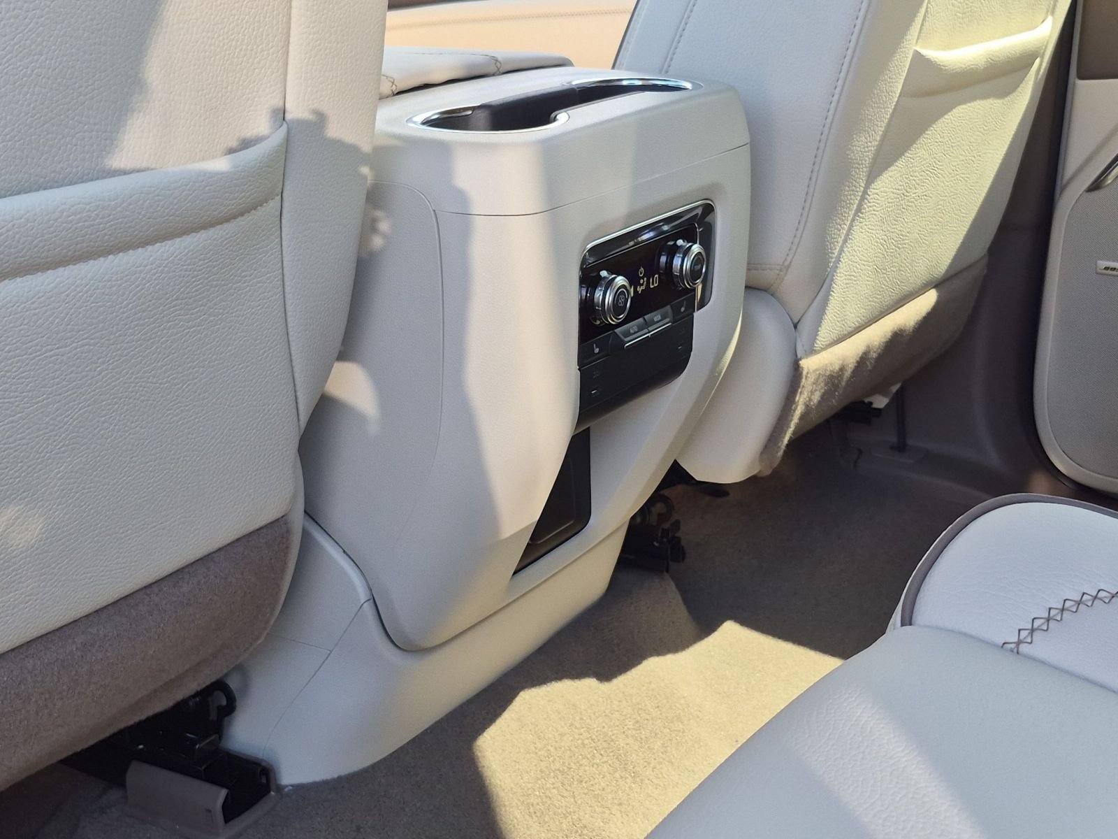 2026 GMC Yukon XL Denali - Photo 19