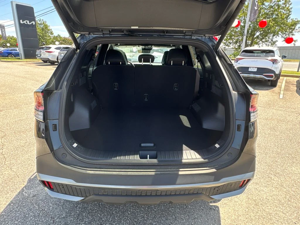 New 2024 Fusion Black Kia X-Line image 18