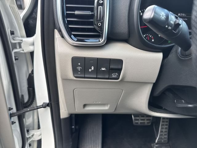 Used 2020 White Kia SX image 26
