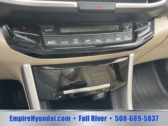 Used 2016 Lunar Silver Metallic Honda EX-L image 25
