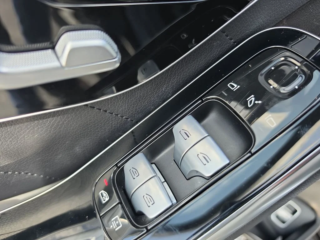 Used 2023 Black Mercedes-Benz S 580 image 22