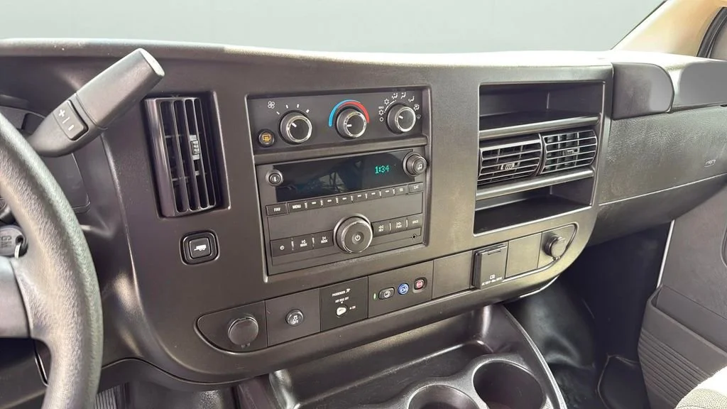 Used 2023 Summit White Chevrolet 1LS image 20