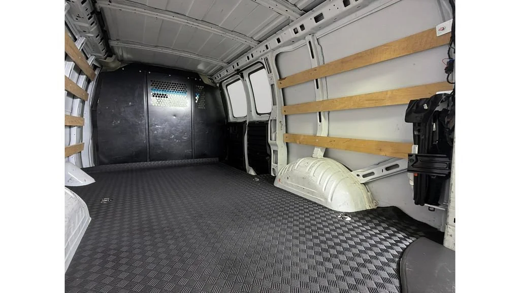 Used 2025 Summit White Chevrolet WT image 26