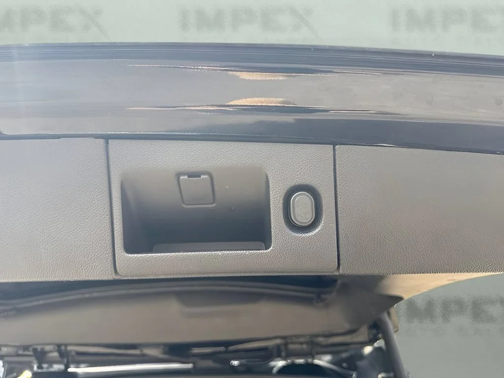 Used 2018 BLACK Chevrolet Premier image 37