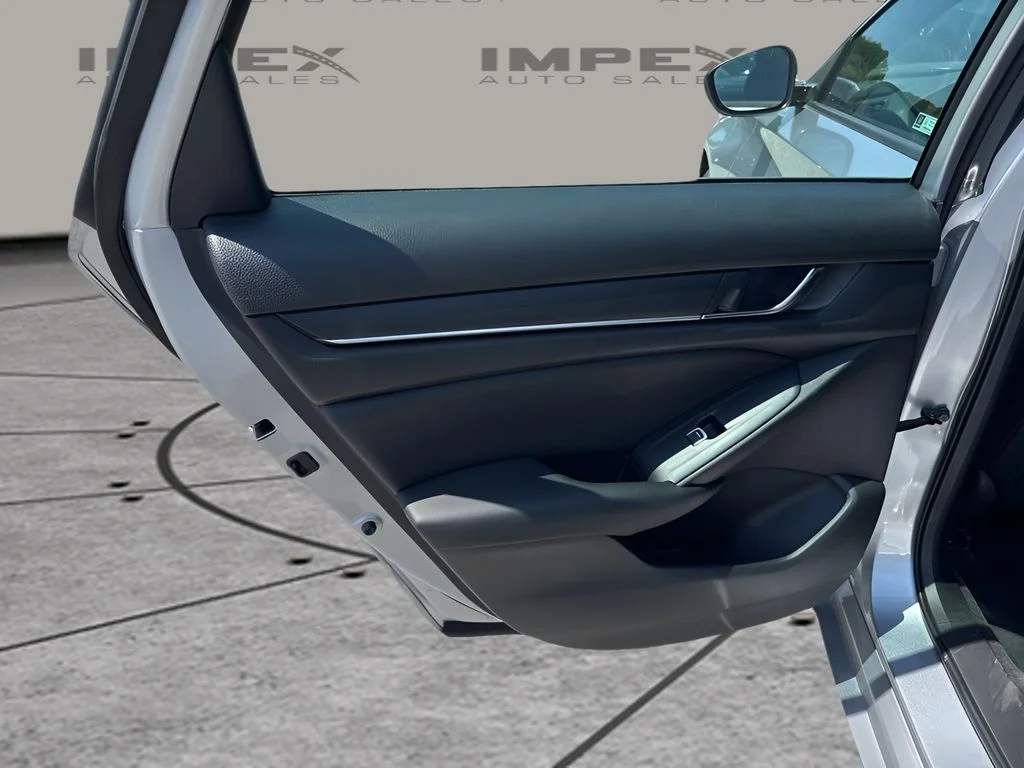 Used 2022  Honda Sport image 25