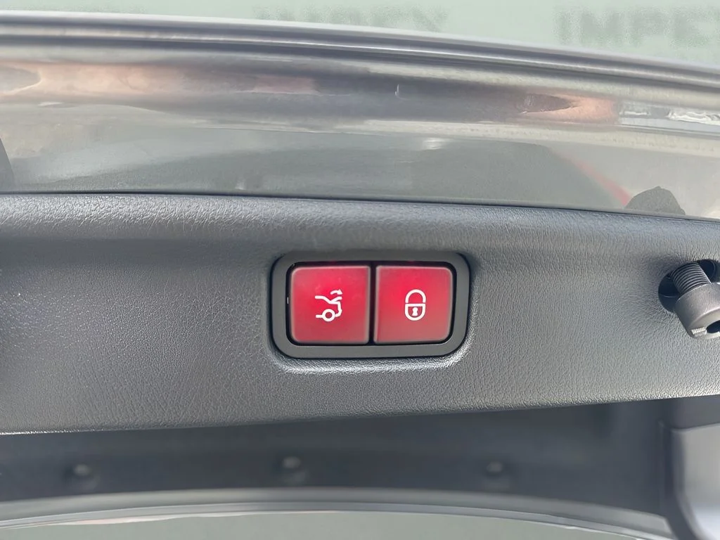 Used 2022 Gray Mercedes-Benz C 300 image 27