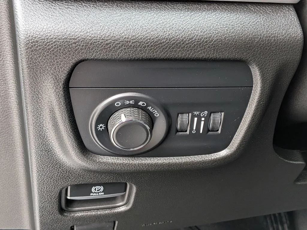 Used 2023 White Jeep Altitude X image 15