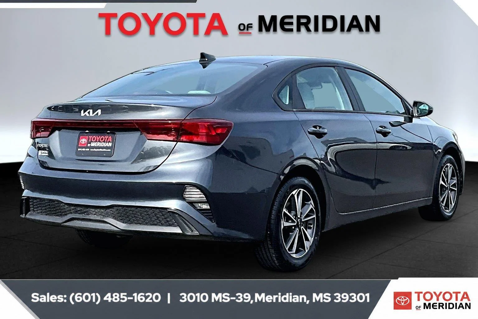 Used 2023 Gravity Gray Kia LXS image 11