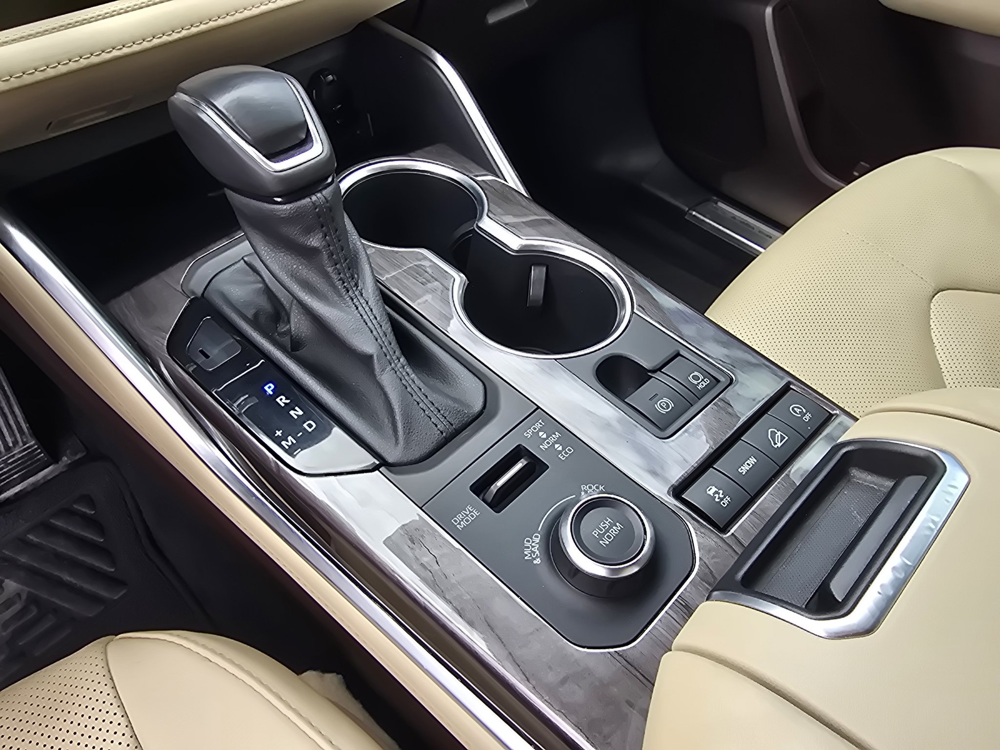 Used 2021 Midnight Black Metallic Toyota Platinum image 20