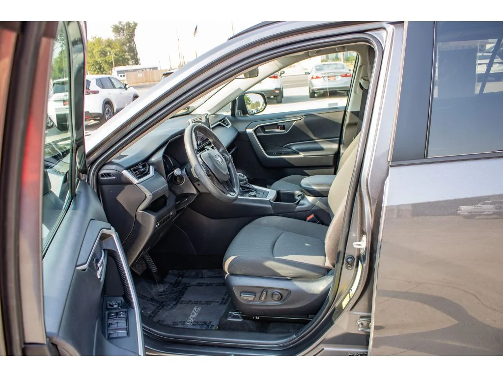 Used 2024 Magnetic Gray Metallic Toyota Hybrid XLE image 27