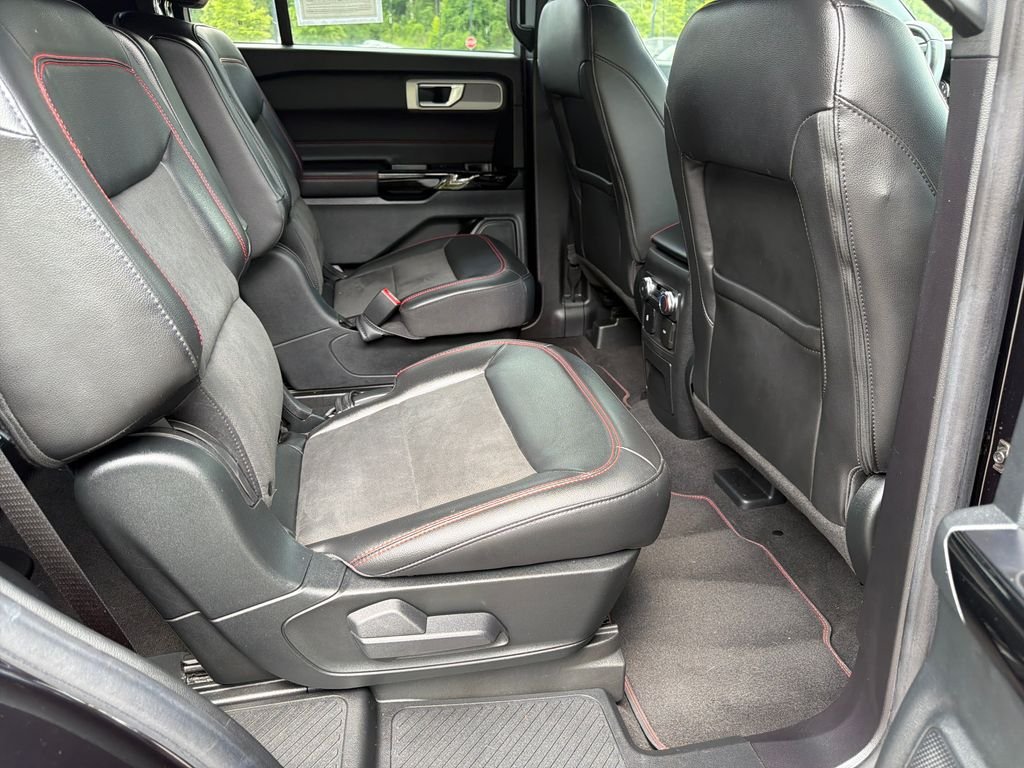 Used 2022 Agate Black Metallic Ford ST-Line image 34