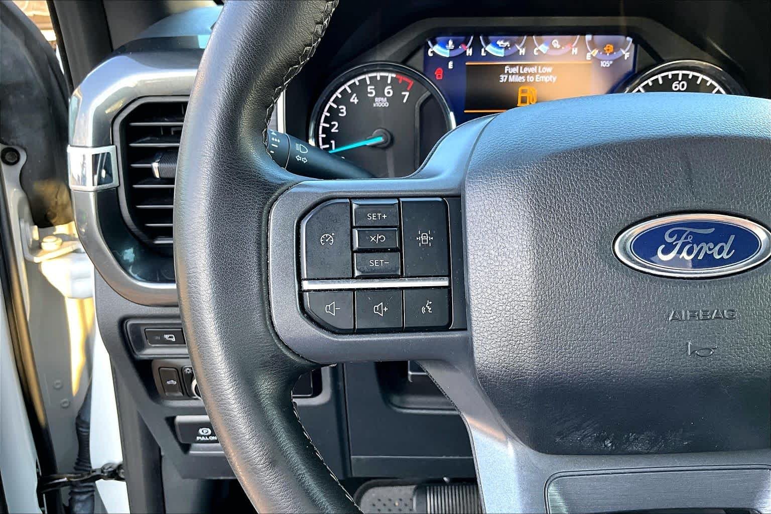 Used 2023 Oxford White Ford XLT image 24