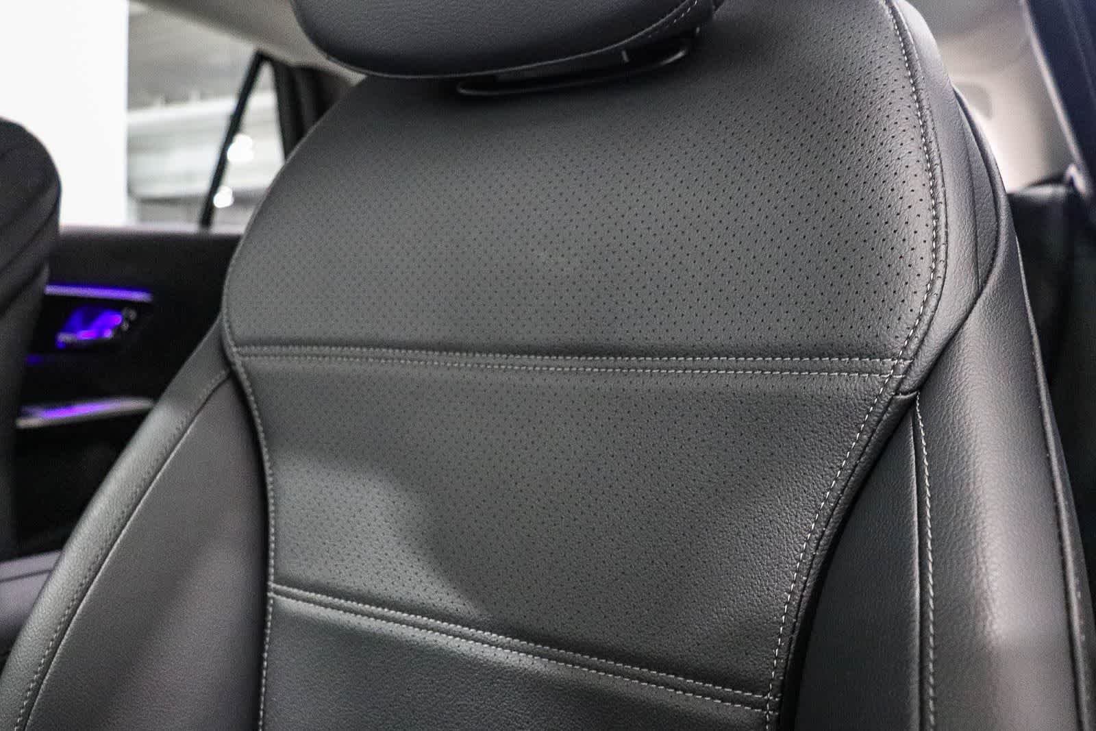 Used 2025  Mercedes-Benz GLC 350e image 25