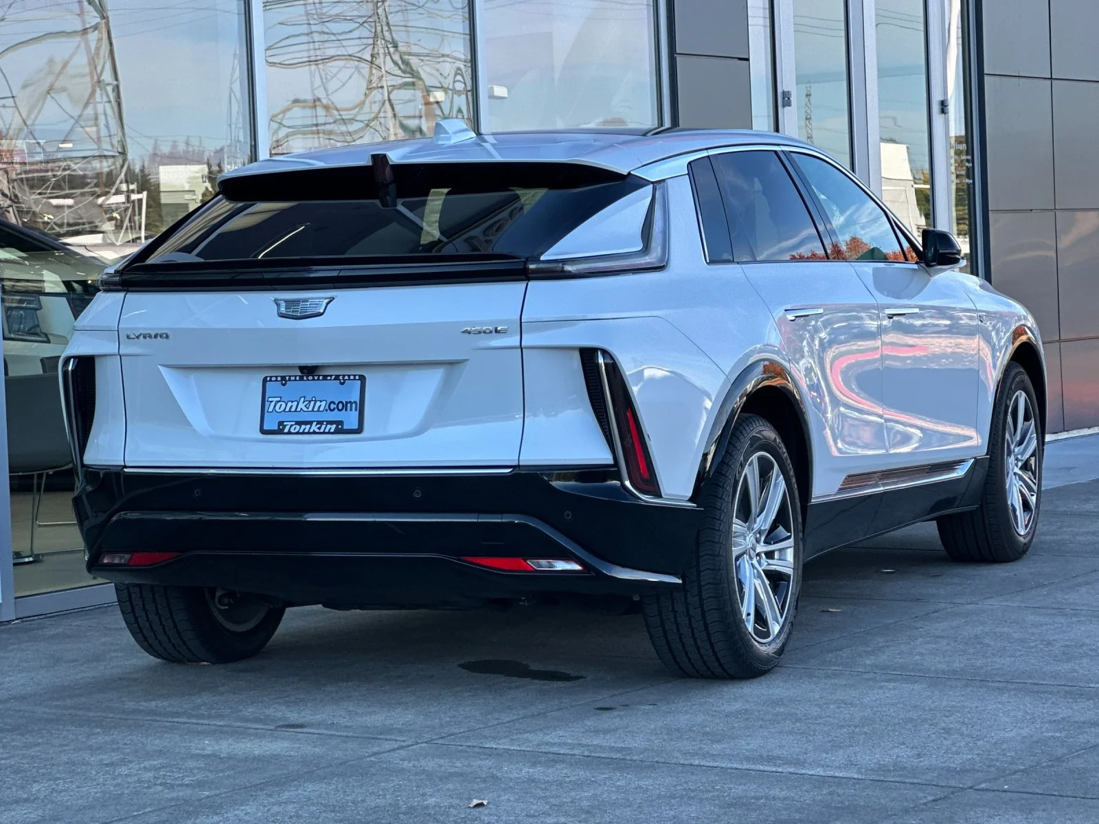 Used 2024 Crystal White Tricoat Cadillac Tech image 4