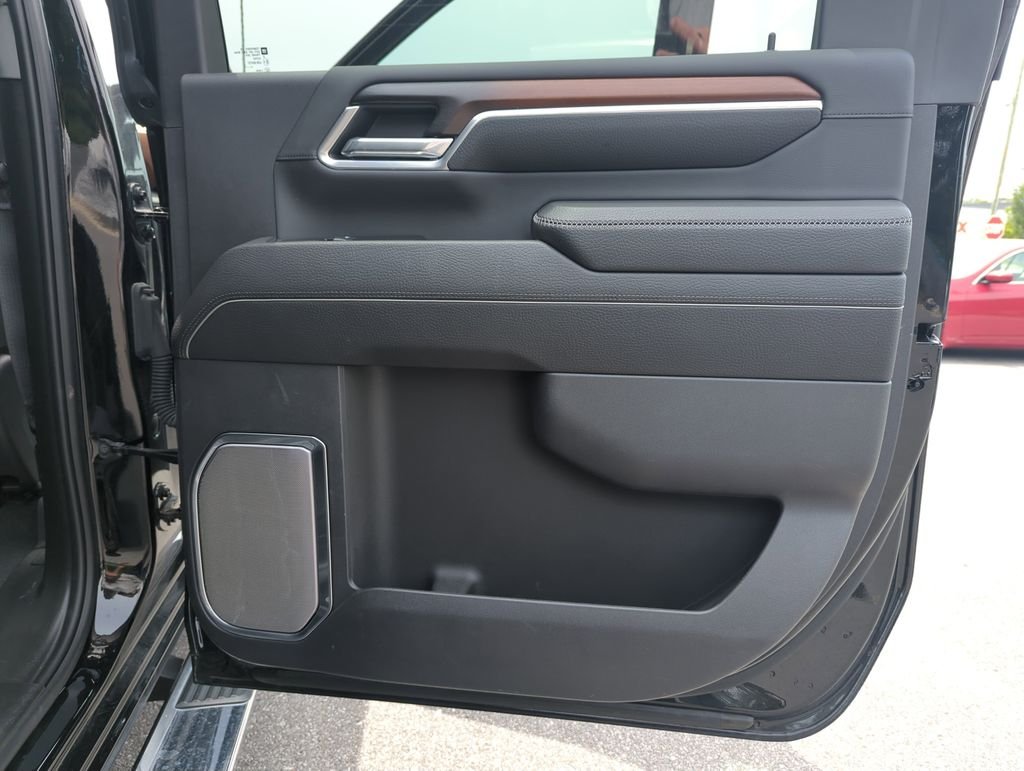 Used 2025 Black GMC Denali image 30