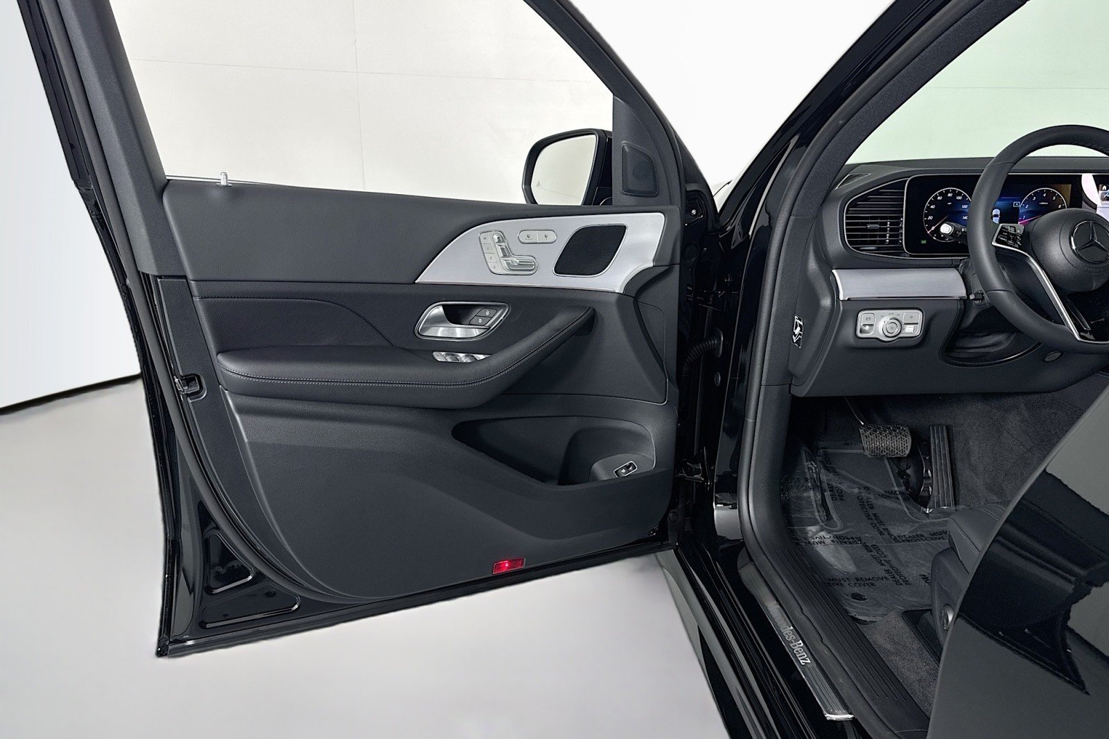 New 2026 Black Mercedes-Benz GLE 450 4MATIC® SUV image 21