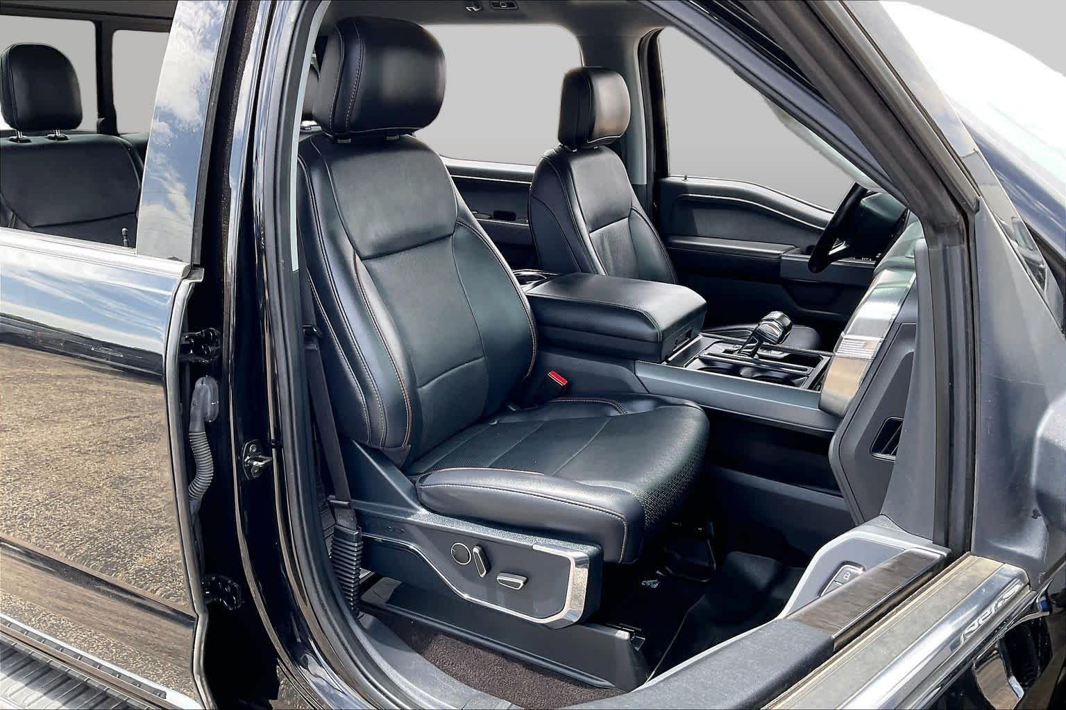 Used 2021 Agate Black Metallic Ford LARIAT image 9