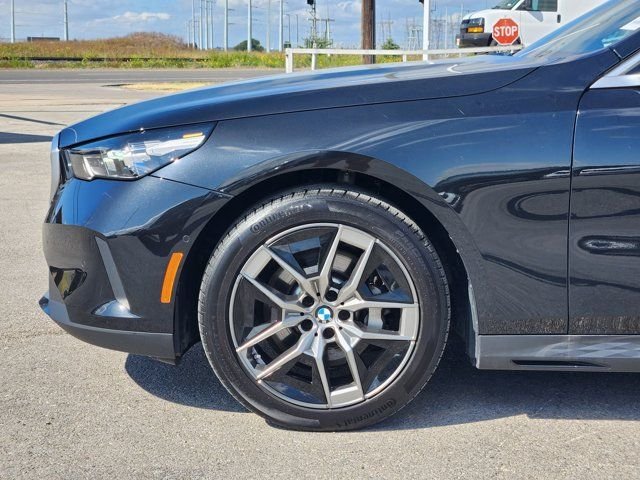 Used 2026 Black BMW 530i xDrive image 9