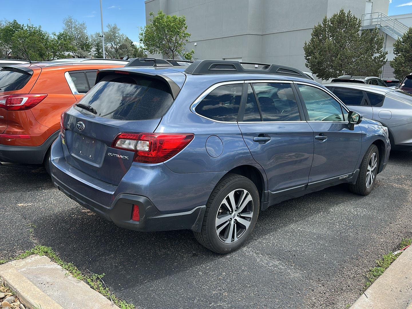 Used 2018 Twilight Blue Metallic Subaru Limited image 8