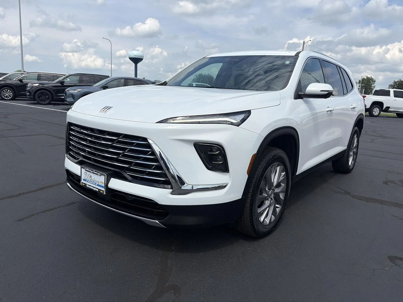 Used 2025 Summit White Buick Preferred image 11