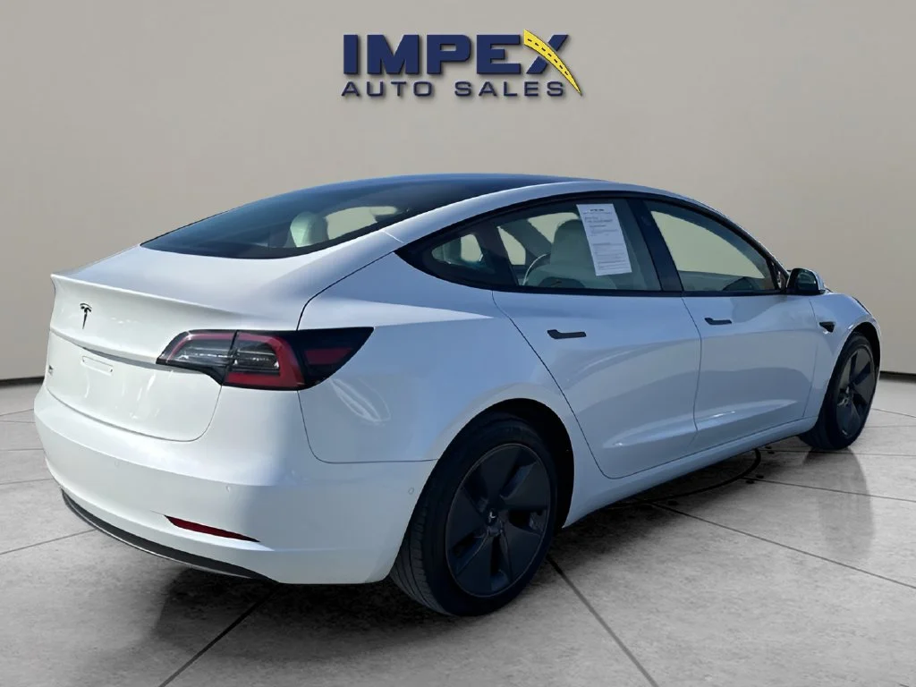 Used 2022 White Tesla Base image 5