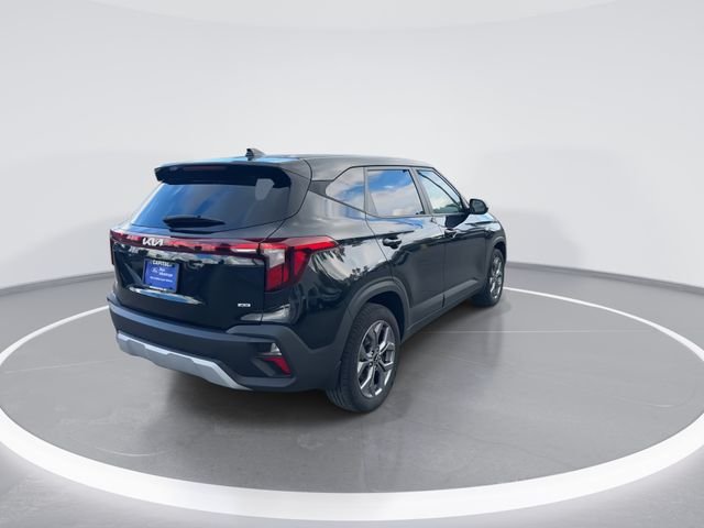 Used 2024 Black Kia LX image 6