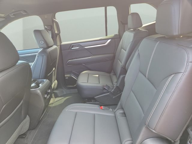 Used 2026 Ebony Twilight Metallic GMC Elevation image 35