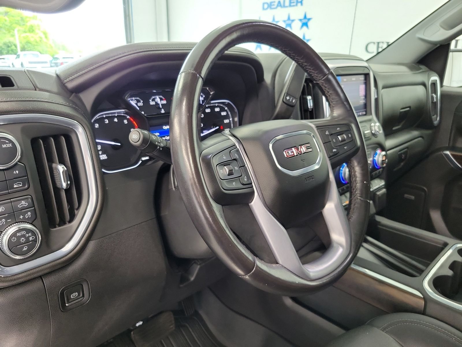 Used 2022 White GMC SLT image 10