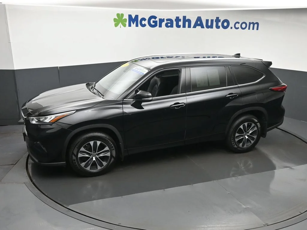 Certified Used 2020 Black Toyota XLE image 25