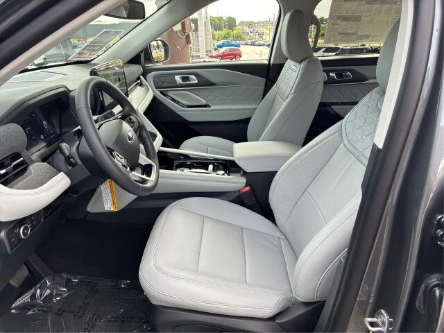 New 2026 Carbonized Gray Metallic Ford Platinum™ image 9