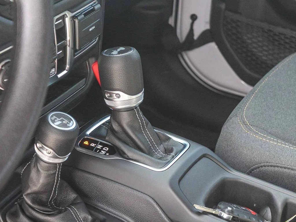 2025 Jeep Wrangler 4-Door Sport - Photo 19