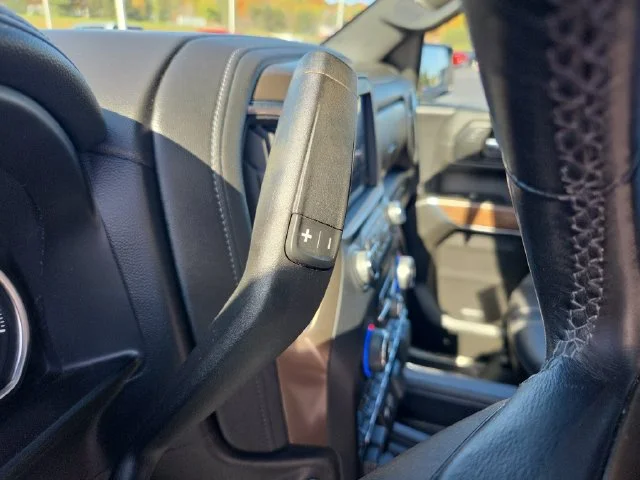 Used 2021 Blue Chevrolet High Country image 28