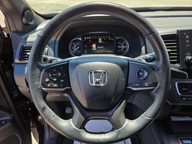 Used 2023 Black Honda EX-L image 32