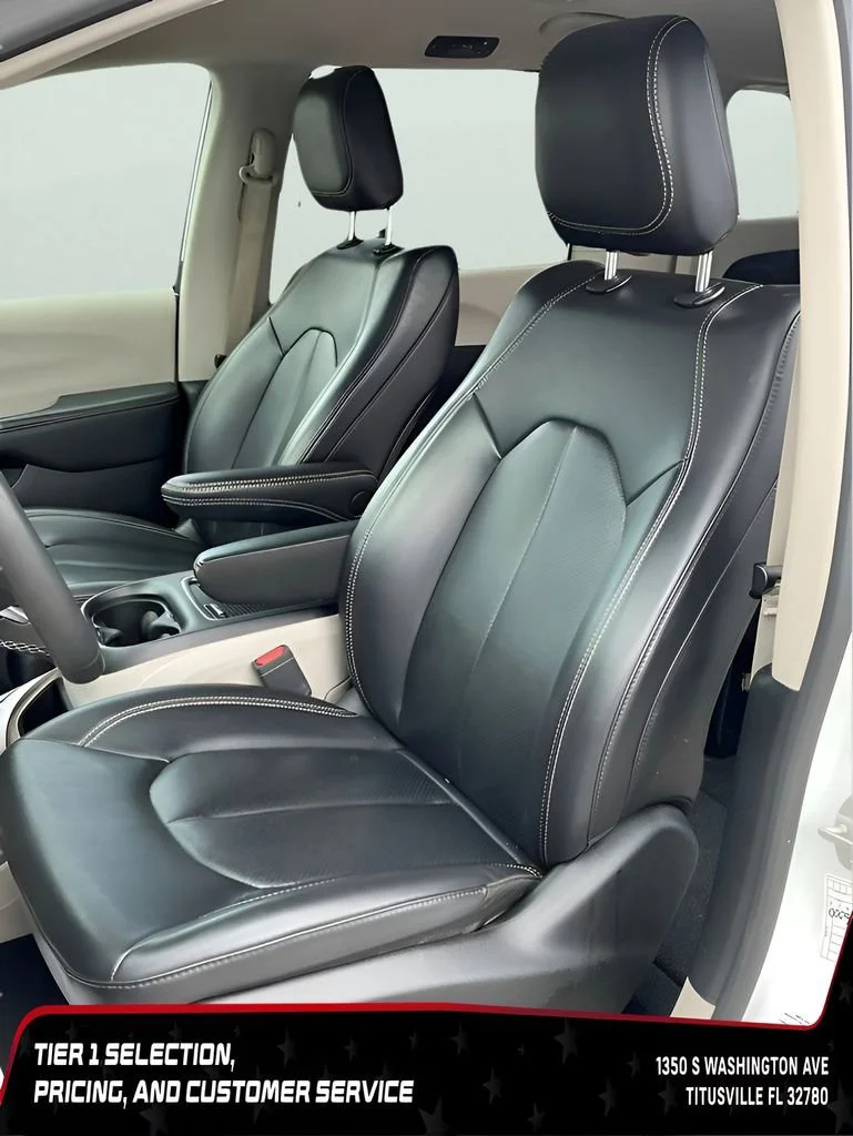 Used 2023 White Chrysler Touring L image 22