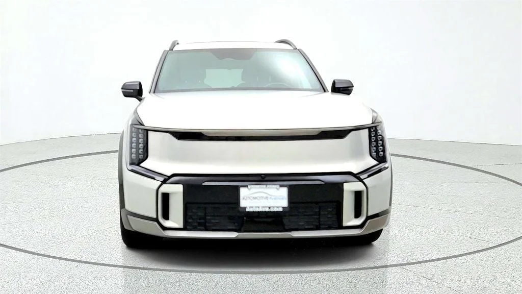 Used 2024 Ivory Silver Kia GT-Line AWD w/ 2nd Row Relaxation Package image 2