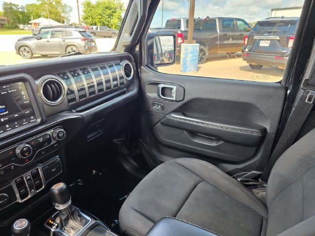 Used 2020 Black Clearcoat Jeep Sahara image 31