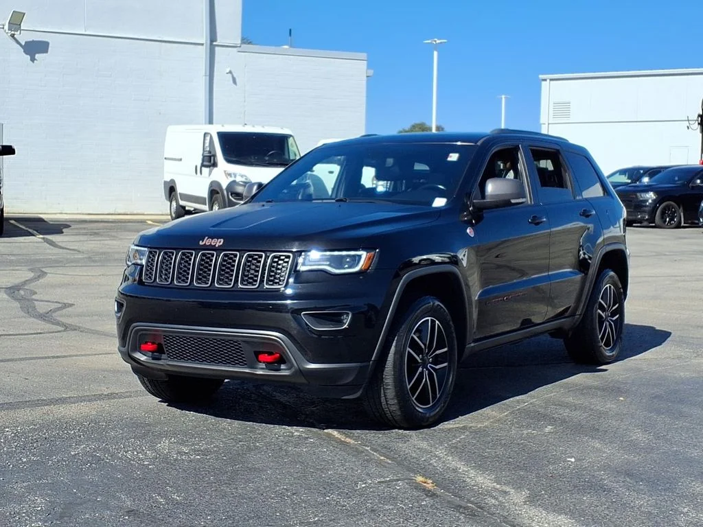 Used 2019 Jeep Grand Cherokee Trailhawk with VIN 1C4RJFLG7KC593423 for sale in Kansas City