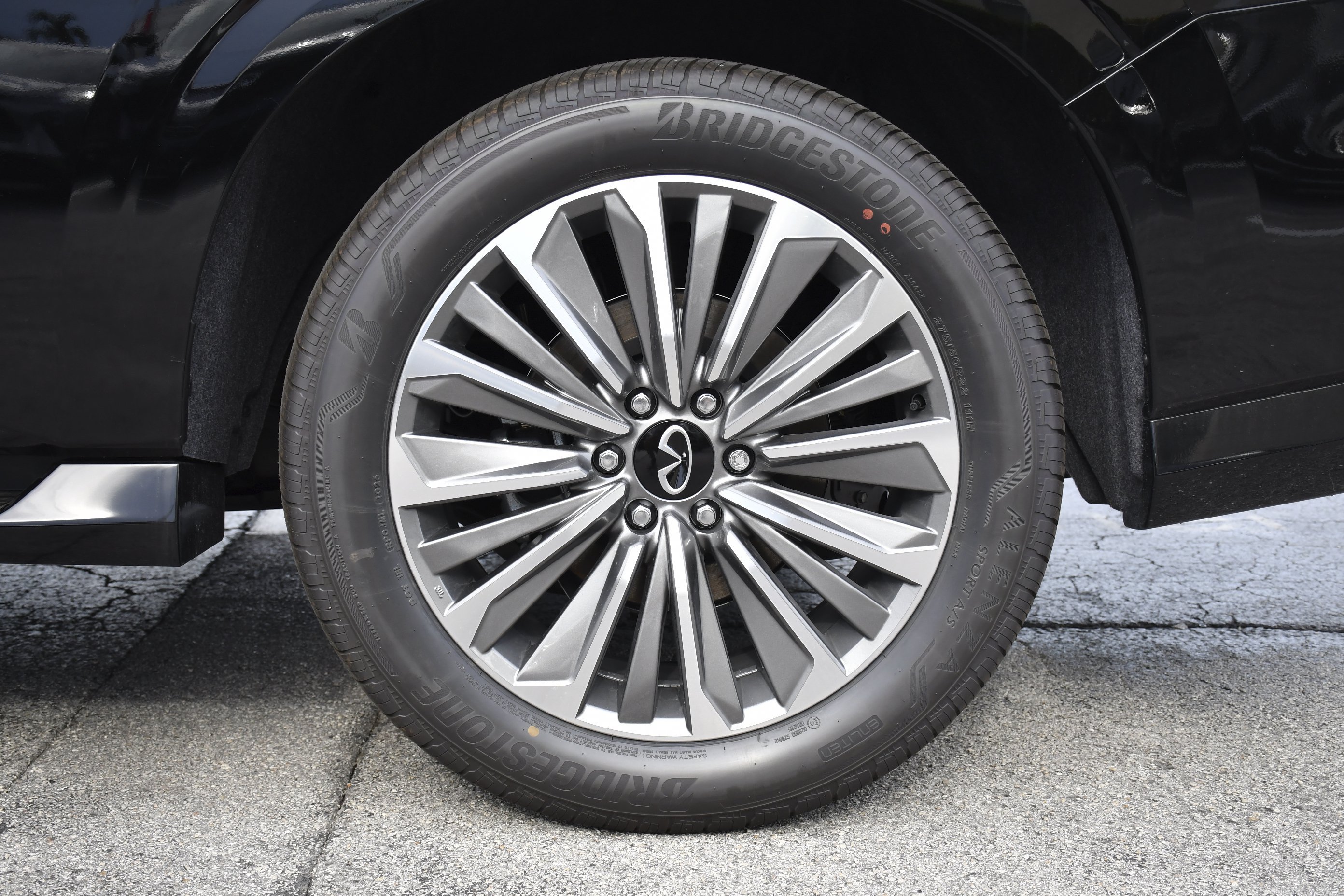 New 2027 BLACK OBSIDIAN INFINITI Luxe 4WD image 34