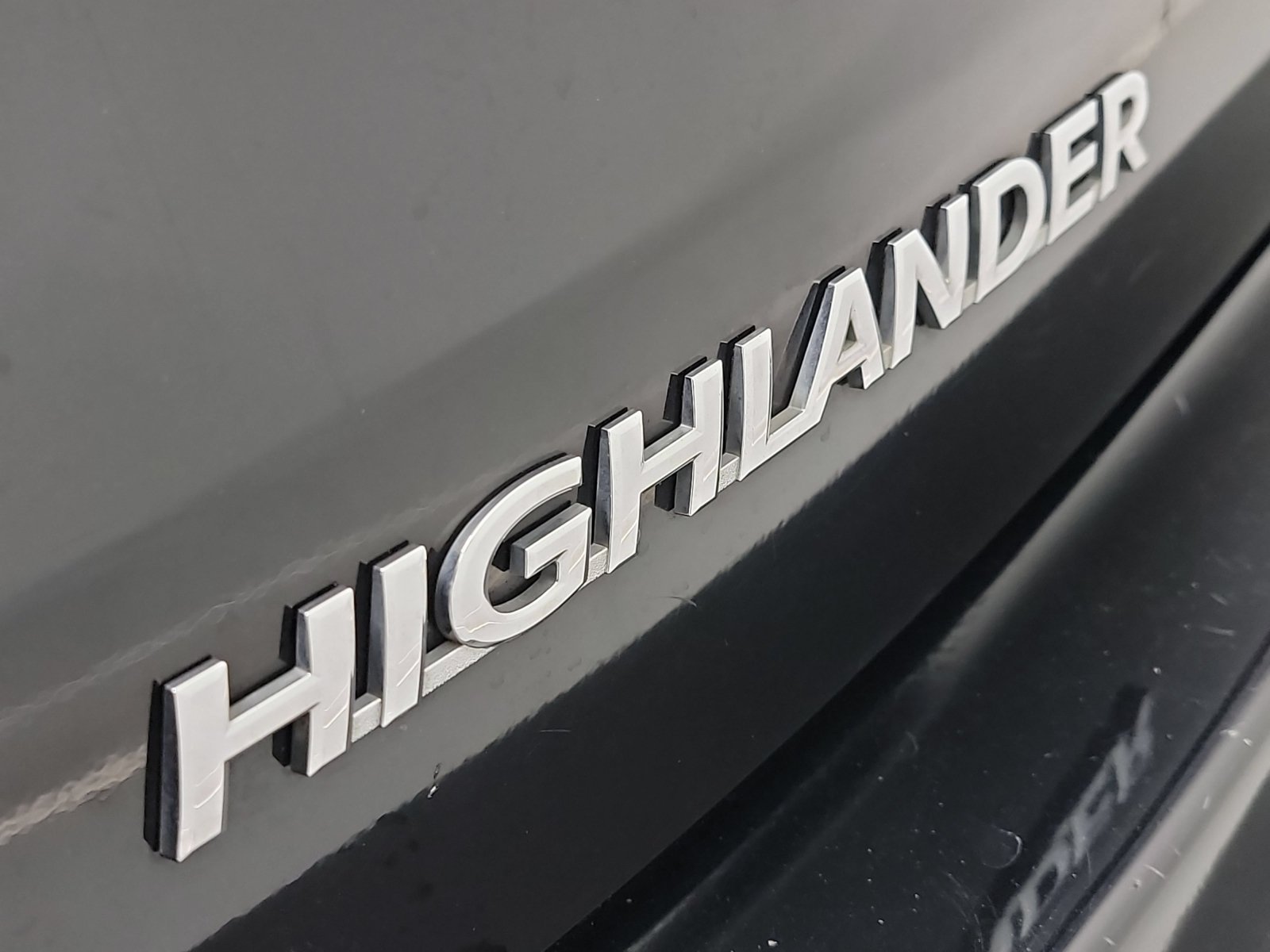 Used 2019 Midnight Black Metallic Toyota LE image 32